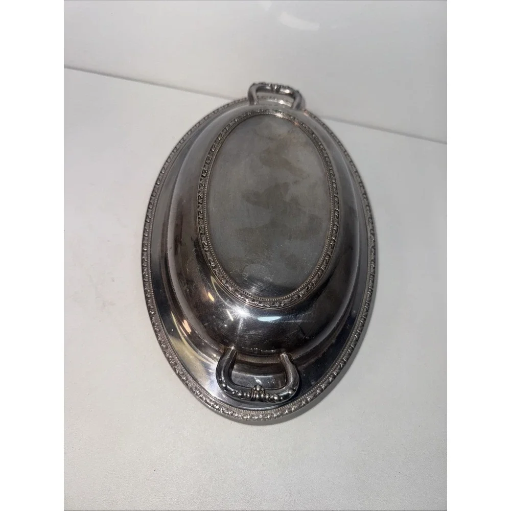 BERWICK Wm A ROGERS 7990 2 PIECE COVERED SERVING‎ DISH SILVERPLATE OVAL